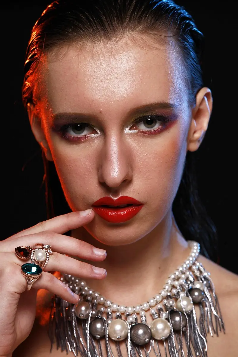 diy frankincense and tea tree acne spot treatment