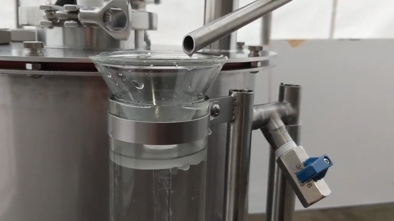 Copper steam distillation apparatus producing frankincense essential oil